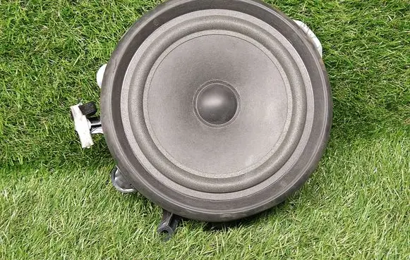 Audi A3 S3 8P Front door speaker 8E0035411