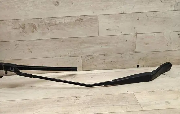 Volvo V70 Front wiper blade arm 31276003