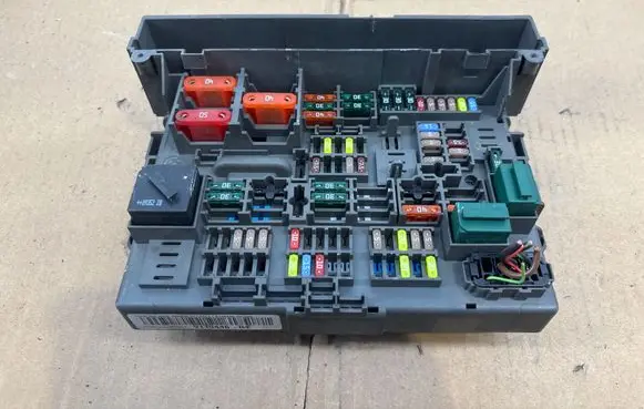 BMW 1 E82 E88 Fuse box set 17925000002 9119446 90100614