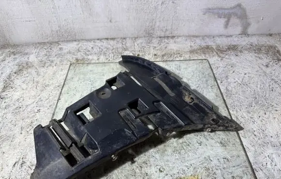Volvo S60 Front bumper mounting bracket 09190303