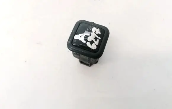 Volkswagen PASSAT B5 Fuel tank opening switch 3B0959833