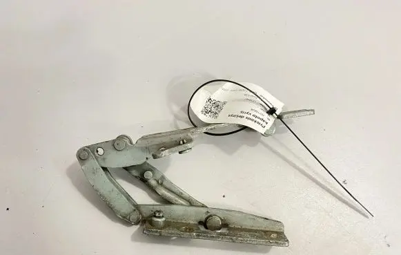 BMW 7 E38 Engine bonnet/hood hinges 1234567