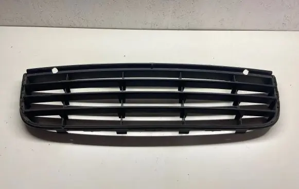 Volkswagen Touran I Front bumper lower grill 1K0853677C