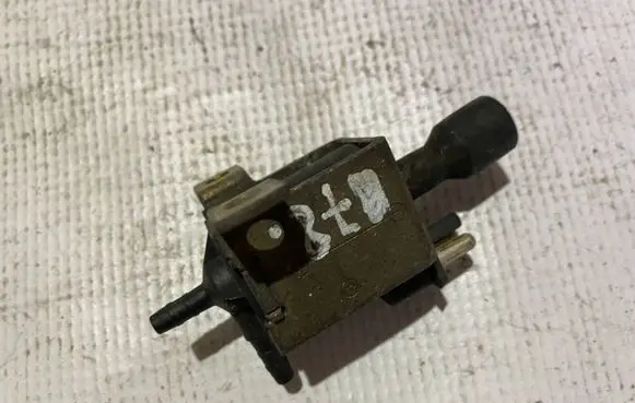 Mercedes-Benz E W210 Turbo solenoid valve a0015408697 0015408697