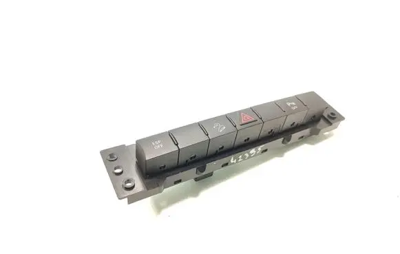 Jeep Grand Cherokee (WK) Hazard light switch P04602846AD 033871101 041581A
