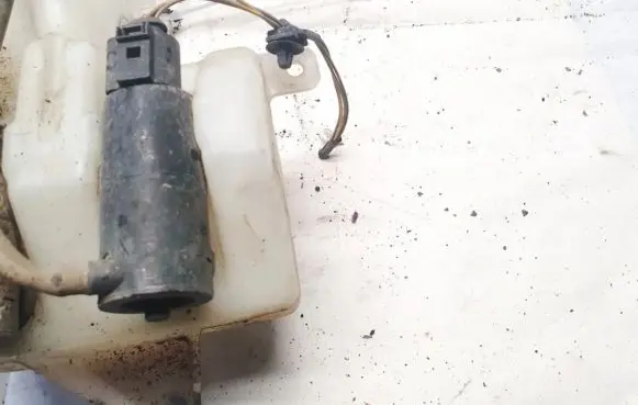 Suzuki SX4 Windscreen/windshield washer pump