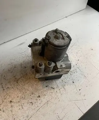 Audi A4 S4 B5 8D ABS Pump 8D0614111 0265214002