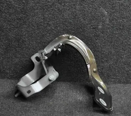 Tailgate/trunk/boot hinge