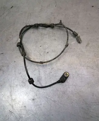 Nissan Primera ABS brake wheel speed sensor 265007464
