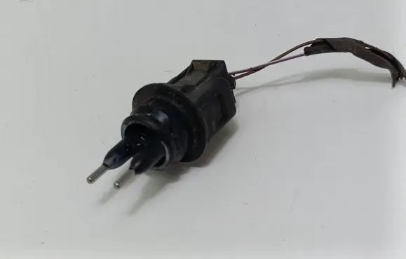 Volkswagen PASSAT B6 Windshield washer fluid level sensor 1J0973202