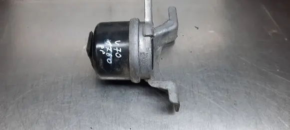 Volvo V70 Engine mounting bracket