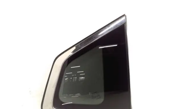 Nissan X-Trail T32 Rear side window 833004CC0A