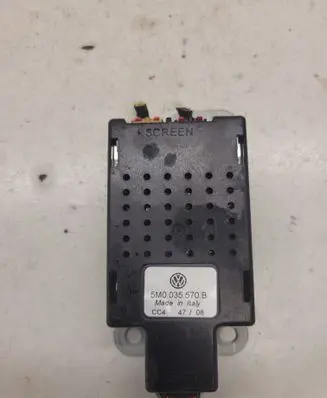Volkswagen Golf Plus Aerial antenna amplifier 5M0035570B