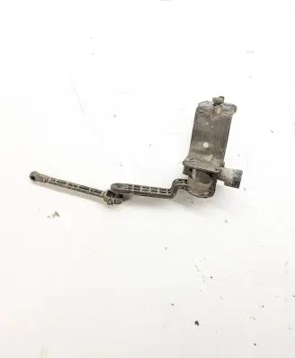Chevrolet Tahoe Rear height level sensor lever 