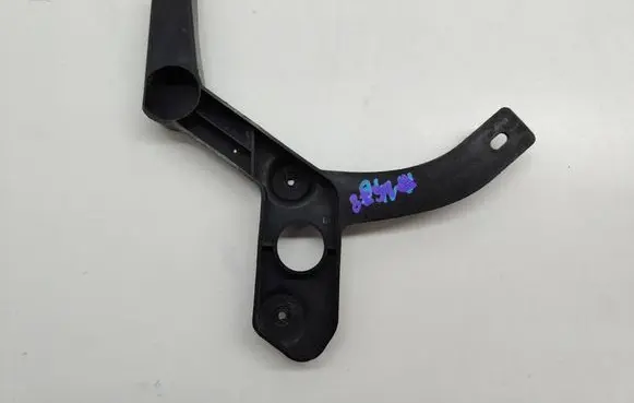 Opel Astra J Rear bumper mounting bracket 13368095