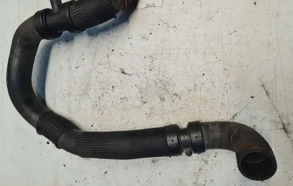Engine coolant pipe/hose