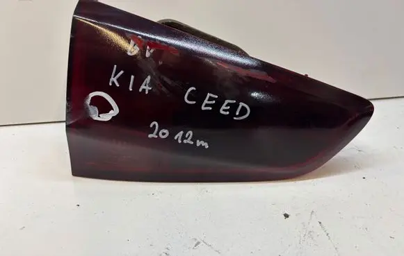 KIA Ceed Tailgate rear/tail lights 92403A23
