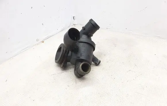 Volkswagen PASSAT B7 Thermostat 03L121111AE