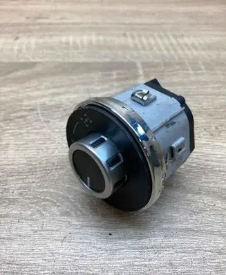 Volkswagen Touareg I Differential lock switch 7L6941435K 32210101