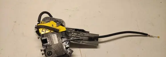 KIA Sportage Front door lock 81410-F1310