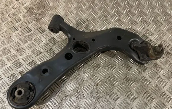 Toyota RAV 4 (XA40) Front lower control arm/wishbone