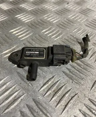 Opel Zafira B Exhaust gas pressure sensor 0281002771
