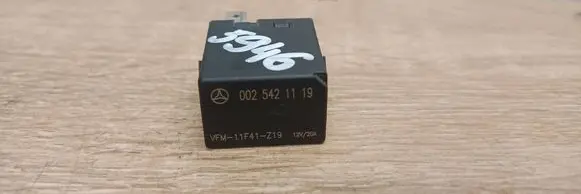 Mercedes-Benz E W211 Other relay 0025421119 VFM11F41Z19