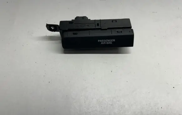 KIA Sportage Passenger airbag on/off switch 95960F1710