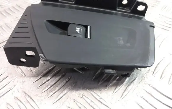 BMW X3 G01 Electric window control switch 9327031
