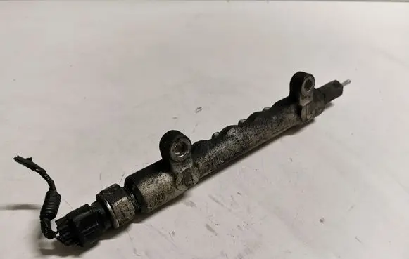 Toyota Avensis T250 Fuel main line pipe