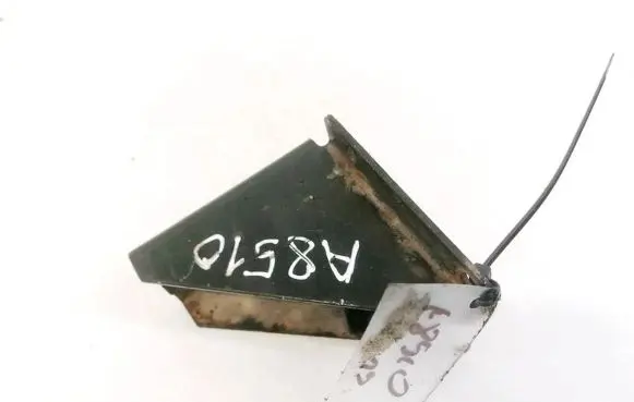 Engine mounting bracket