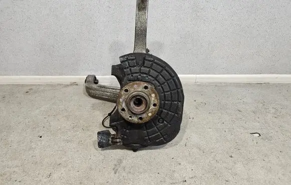Maserati Ghibli Front wheel hub 670001805 06700071800