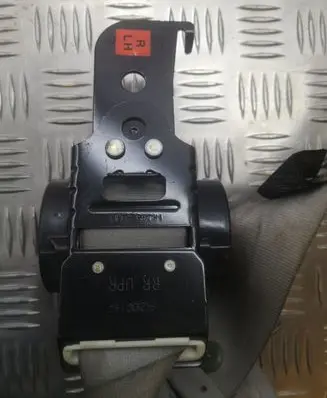 Hyundai Terracan Rear seatbelt 1HJ35282