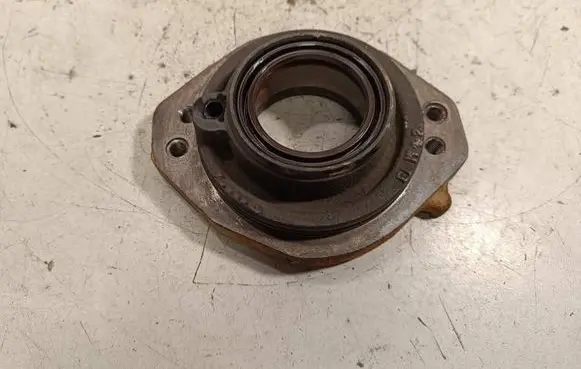Nissan Navara D40 Fuel pump bracket 