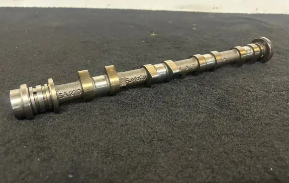 Ford Kuga II Camshaft BM5G-6A270