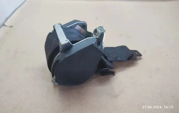 Nissan Terrano Third row seat belt 
