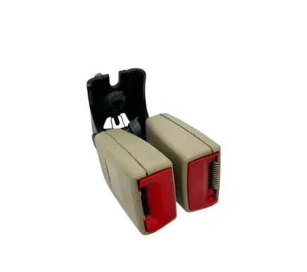 Ford Fusion II Middle seatbelt buckle (rear) 