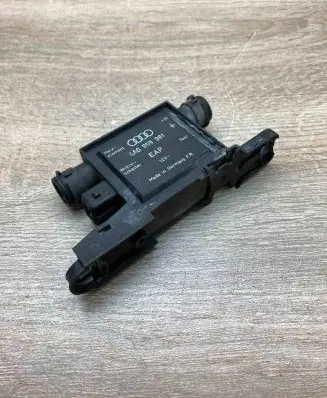 Audi A6 S6 C4 4A Door control unit/module 4A0959981