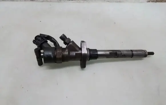 Fuel injector