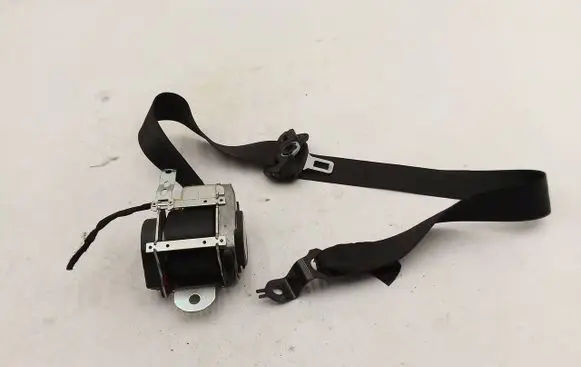 Seat Ibiza III (6L) Front seatbelt 6L4857706L