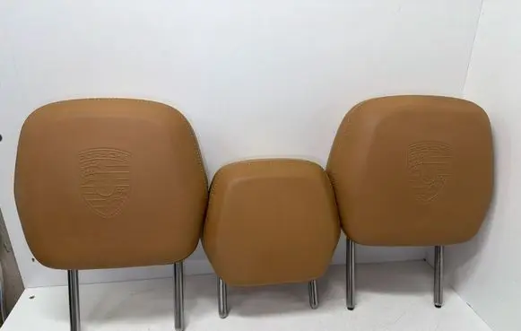 Porsche Cayenne (92A) Rear seat headrest 958