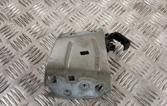 Maserati Quattroporte Fender mounting bracket