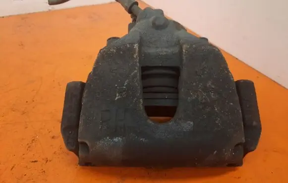 Ford Focus C-MAX Front brake caliper 736278