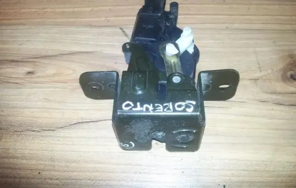 KIA Sorento Tailgate/trunk/boot lock/catch/latch