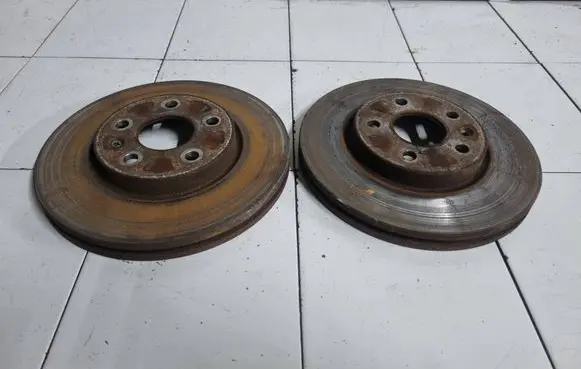 Opel Astra J Front brake disc