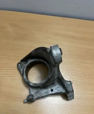 Nissan X-Trail T32 Driveshaft support bearing bracket 