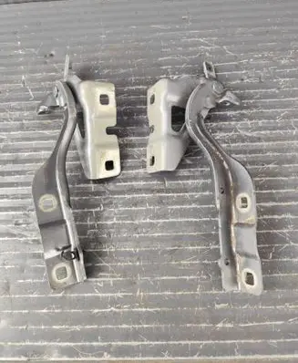 Dacia Duster III Engine bonnet/hood hinges 654009346R 654014089R