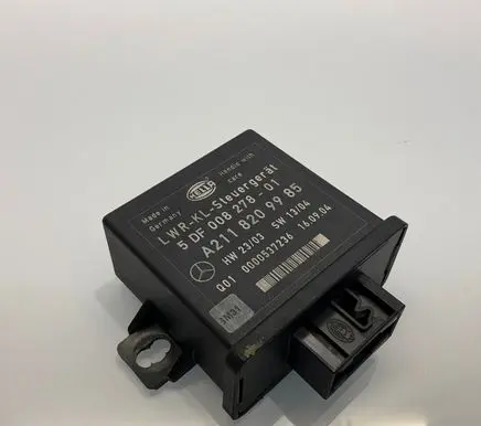 Mercedes-Benz E W211 Light module LCM A2118209985 5DF00827801 0000537236