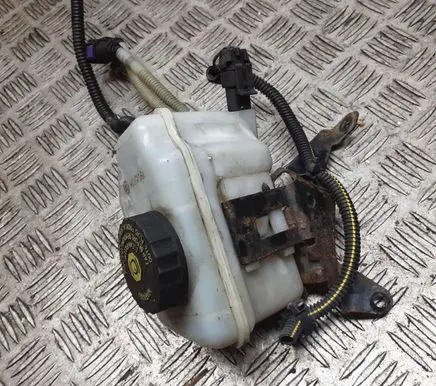 Brake fluid reservoir