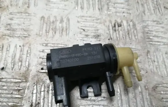 Ford Focus Turbo solenoid valve CM5G9F490BA 25T078 70740200